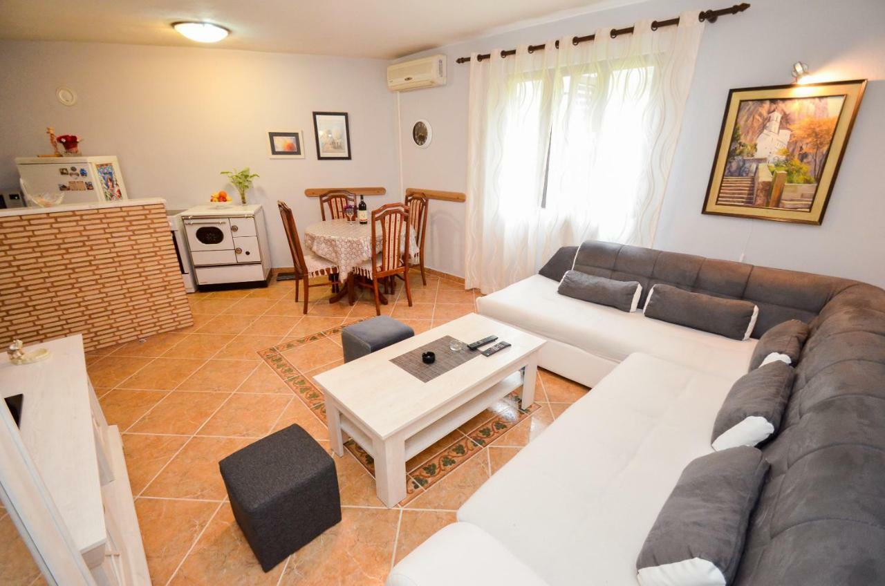 Apartment Buki โกตอร์ ภายนอก รูปภาพ